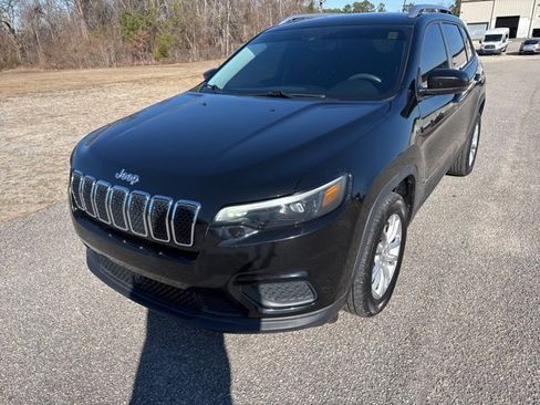 Used 2021 Jeep Cherokee Latitude image 1