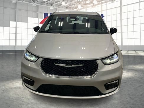 New 2026 Chrysler Pacifica Select image 8