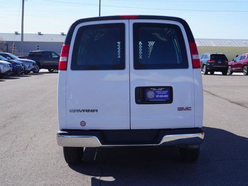 Used 2024 GMC Savana 2500 w/ Driver Convenience Package image 4