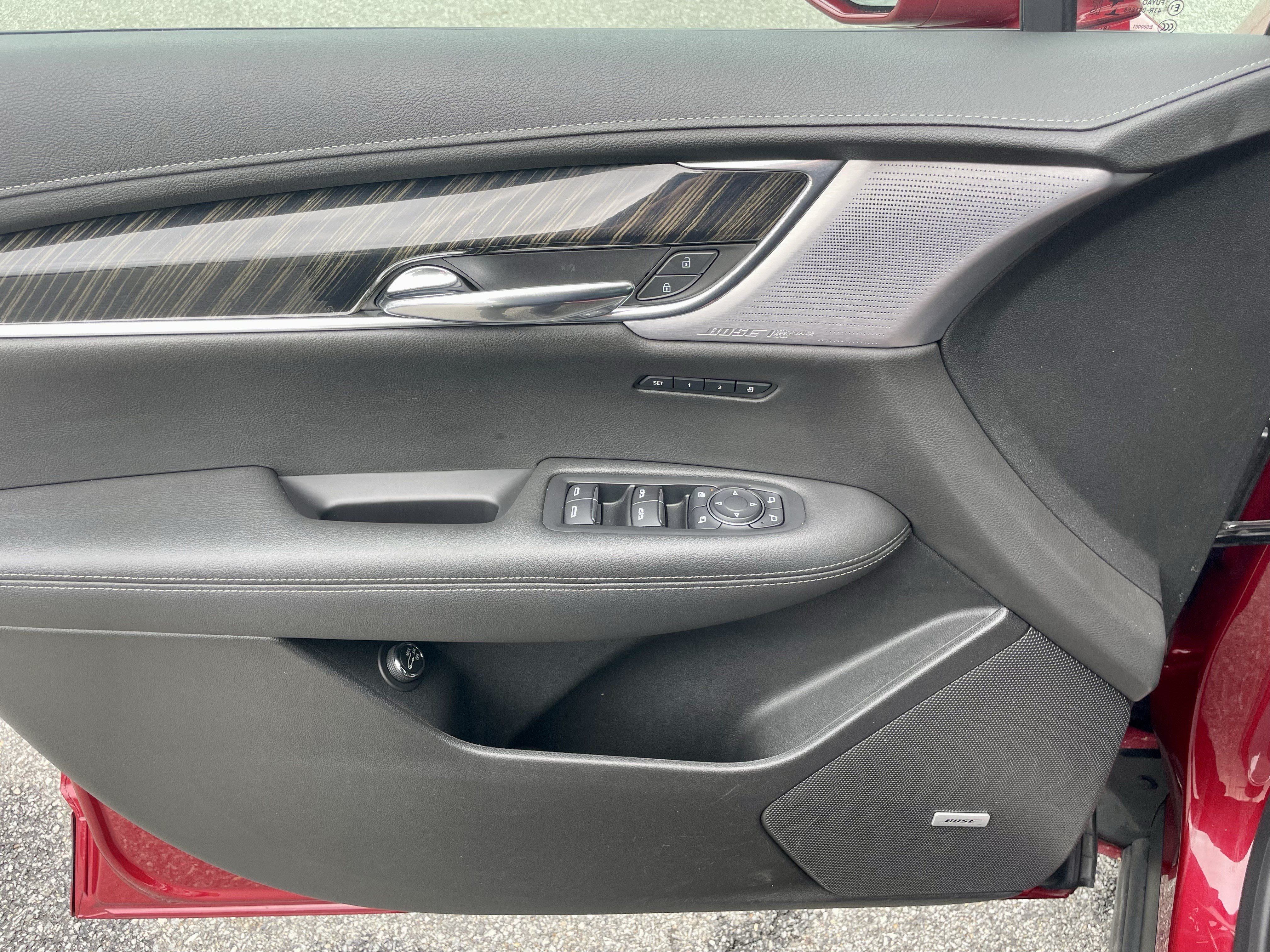 Used 2020 Cadillac XT6 Premium Luxury AWD/4WD image 12