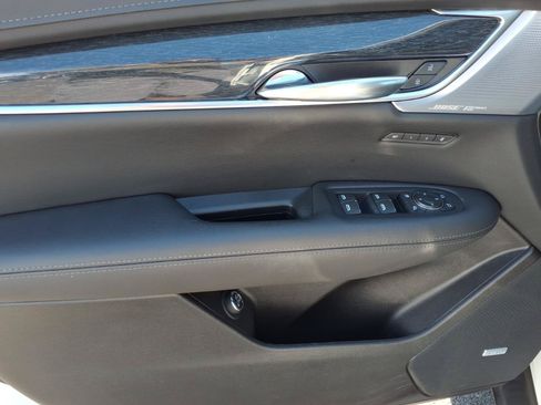 Certified 2023 Cadillac XT5 Premium Luxury AWD/4WD image 17