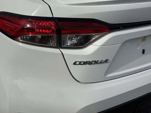 Used 2025 Toyota Corolla SE FWD image 15