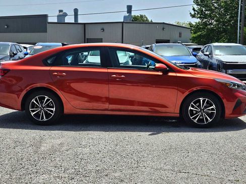 Used 2024 Kia Forte LXS FWD image 7