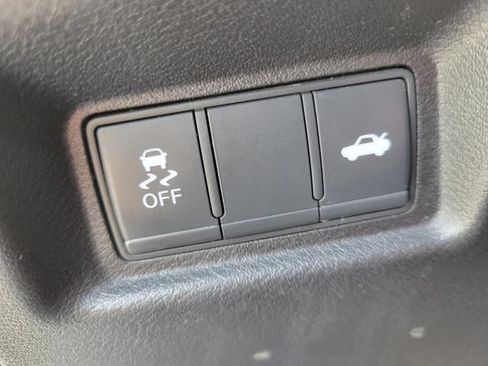 Used 2022 INFINITI Q50 Luxe AWD/4WD image 18