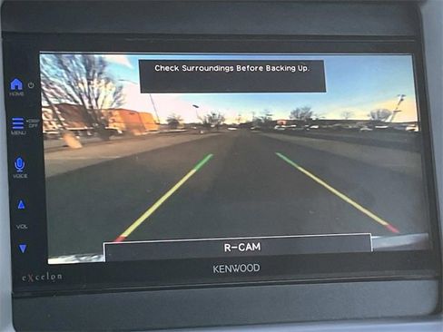 Used 2017 Chrysler 300 C image 38