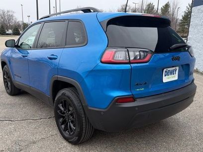 Used 2023 Jeep Cherokee Altitude Lux