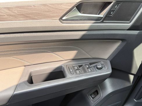 Used 2023 Volkswagen Atlas Cross Sport SE w/ Panoramic Sunroof Package FWD image 11