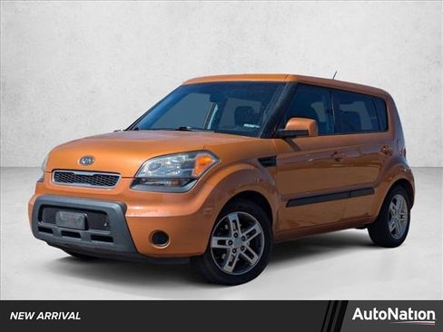 Used 2011 Kia Soul + w/ Audio Pkg image 1