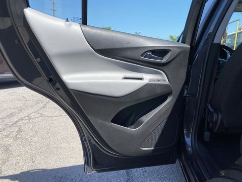 Used 2022 Chevrolet Equinox LS w/ LPO, Chrome Package FWD image 16