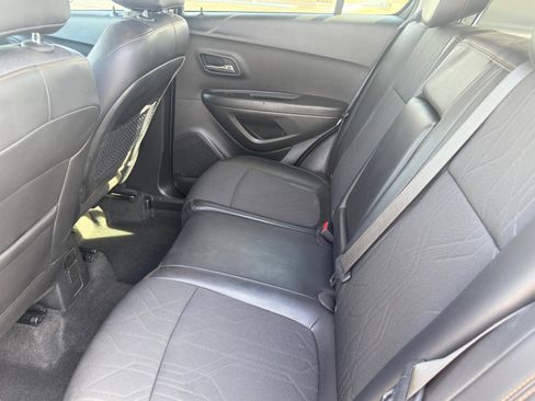 Used 2018 Chevrolet Trax LT w/ LT Convenience Package image 21