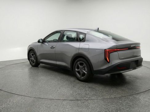 Used 2025 Kia K4 LXS image 6