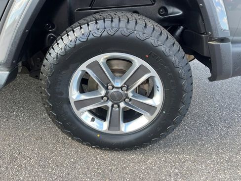 Used 2020 Jeep Wrangler Unlimited Sahara AWD/4WD image 21