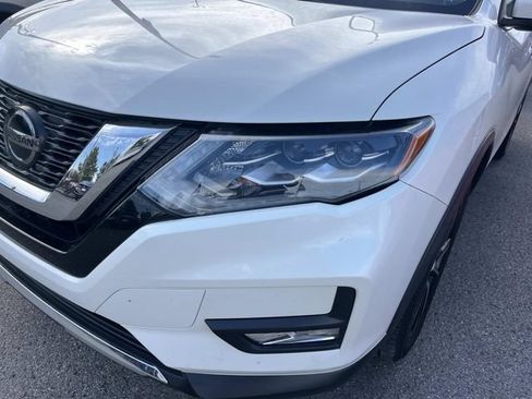 Used 2018 Nissan Rogue SL w/ Premium Package AWD/4WD image 7