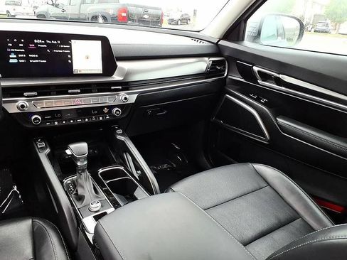 Used 2023 Kia Telluride S FWD image 23