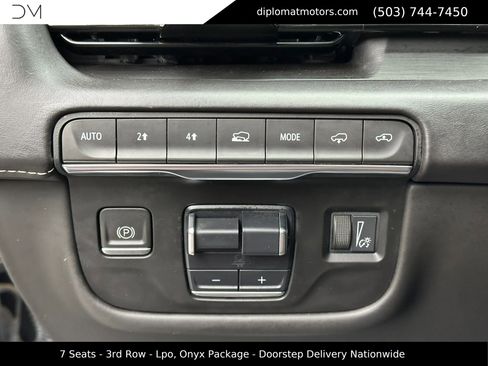 Used 2023 Cadillac Escalade ESV Sport Platinum w/ LPO, ONYX Package AWD/4WD image 36