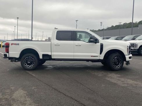New 2026 Ford F250 Platinum AWD/4WD image 2