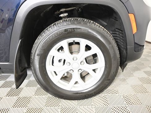 Used 2023 Jeep Grand Cherokee Limited image 11