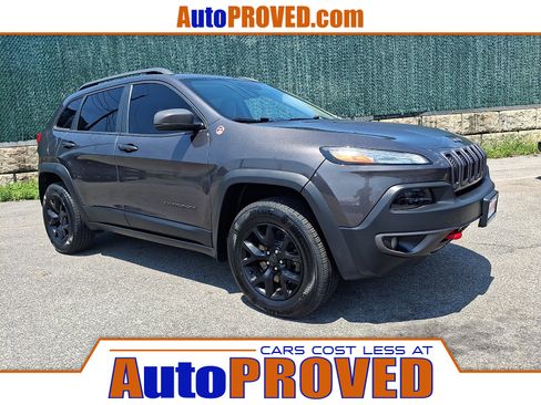Used 2018 Jeep Cherokee Trailhawk w/ Comfort/Convenience Group AWD/4WD image 1