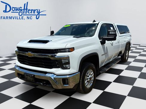 Used 2025 Chevrolet Silverado 2500 LT w/ Convenience Package AWD/4WD image 1