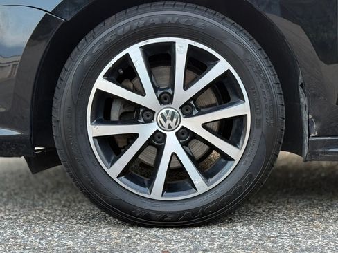 Used 2017 Volkswagen Jetta SE FWD image 31