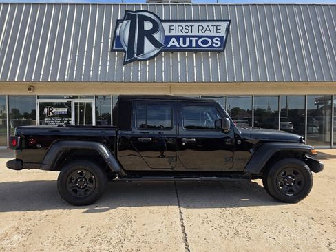 Used 2024 Jeep Gladiator Sport AWD/4WD image 9