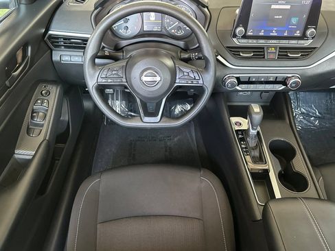 Used 2025 Nissan Altima 2.5 S FWD image 15
