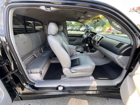 Used 2006 Toyota Tacoma X-Runner image 27