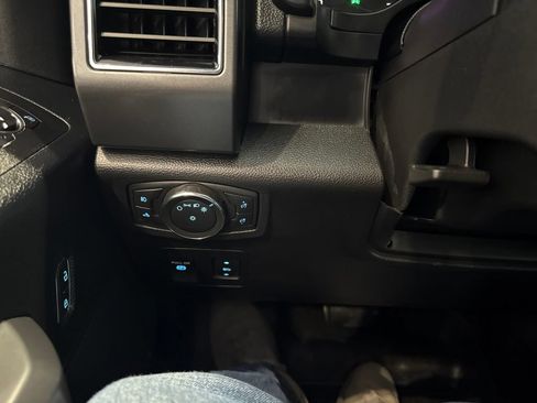 Used 2020 Ford F150 XLT w/ Equipment Group 302A Luxury AWD/4WD image 32