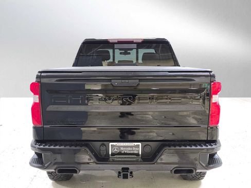 Used 2021 Chevrolet Silverado 1500 LT Trail Boss w/ Convenience Package II image 4