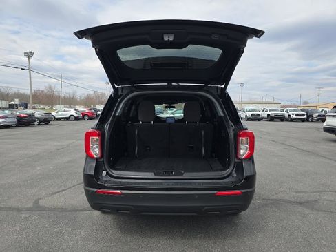 Used 2024 Ford Explorer XLT image 9