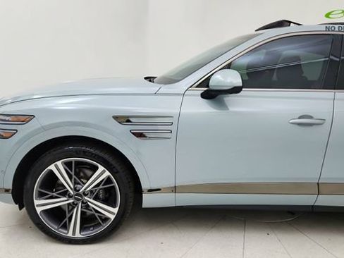 Used 2025 Genesis GV80 3.5T e-SC AWD/4WD image 9