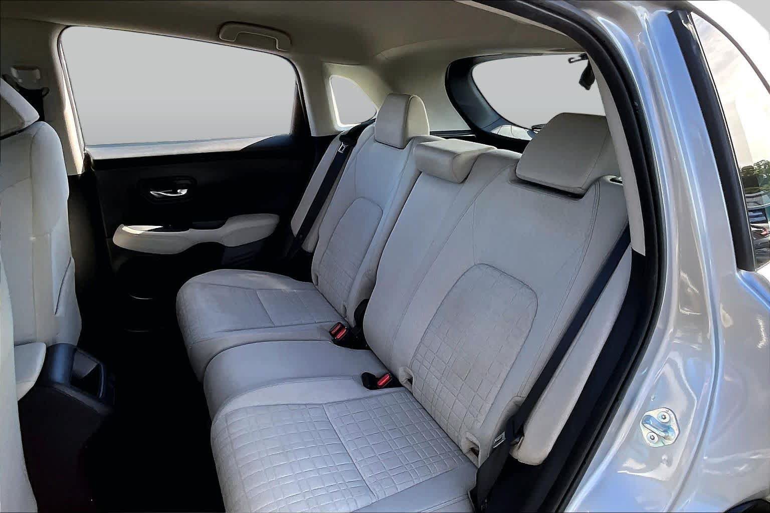 Used 2024 Honda HR-V LX image 18