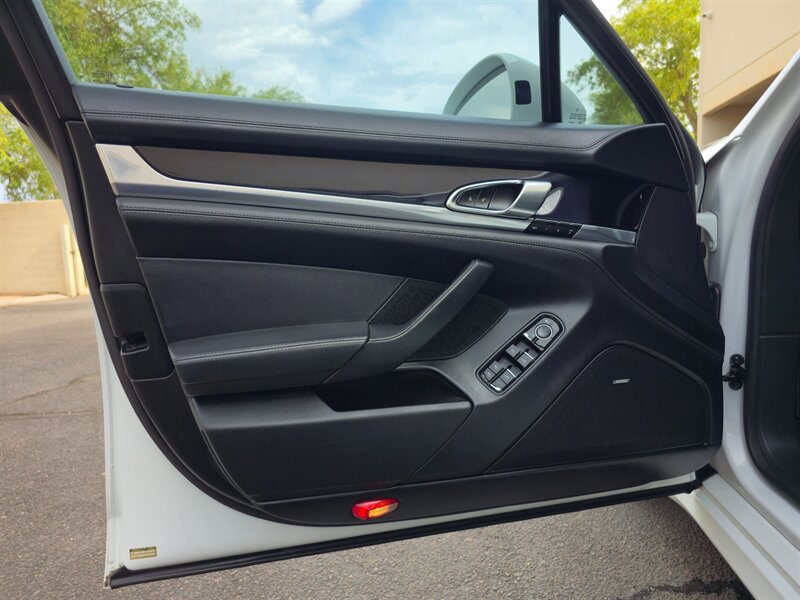 Used 2014 Porsche Panamera AWD/4WD image 12