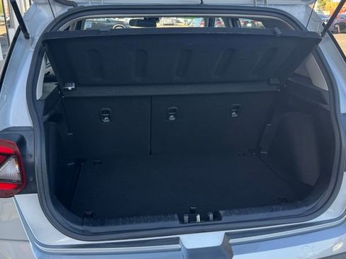 Used 2023 Hyundai Venue SEL image 7