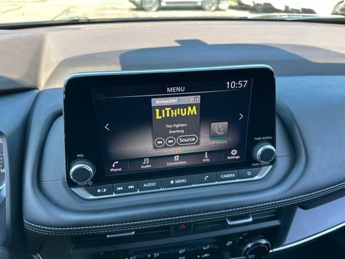 Used 2023 Nissan Rogue S AWD/4WD image 45