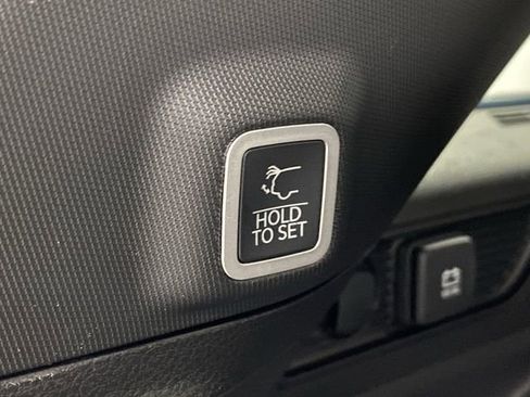 New 2025 Jeep Grand Cherokee Altitude image 16