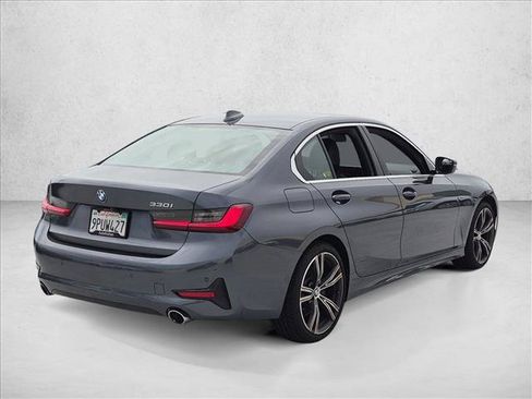Used 2022 BMW 330i Sedan w/ Premium Package 2 RWD image 5