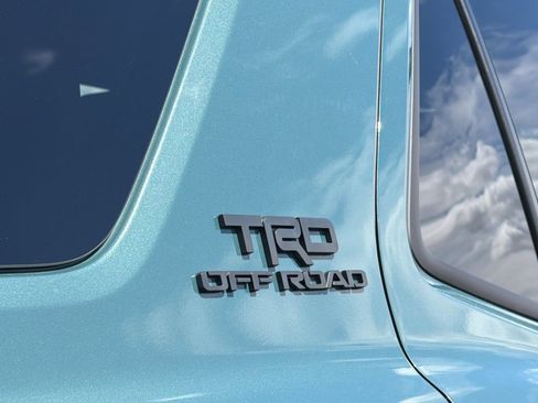 Used 2025 Toyota 4Runner TRD Off-Road Premium AWD/4WD image 42