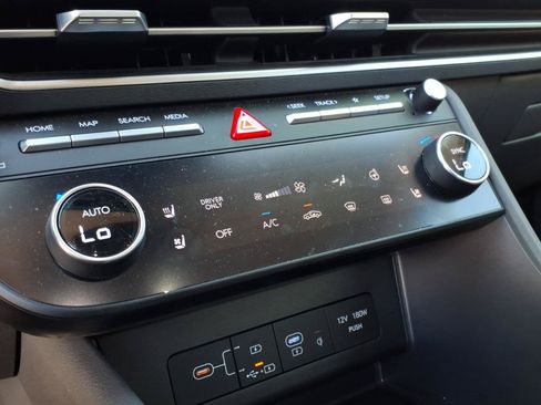 Certified 2025 Hyundai Sonata Limited FWD image 23