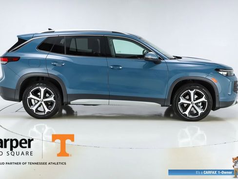 Used 2025 Volkswagen Tiguan SE FWD image 10