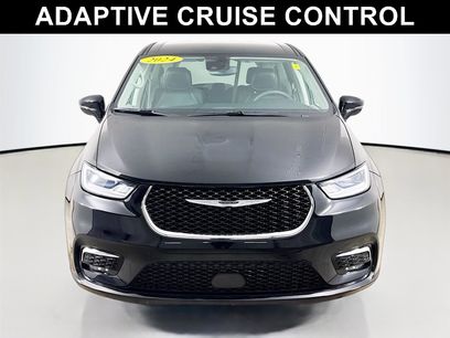 Used 2024 Chrysler Pacifica Touring-L