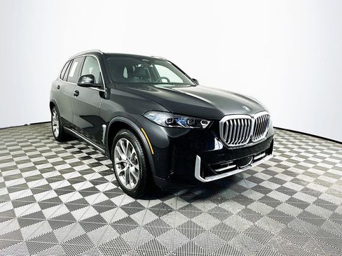 Used 2025 BMW X5 xDrive40i w/ Premium Package AWD/4WD image 2