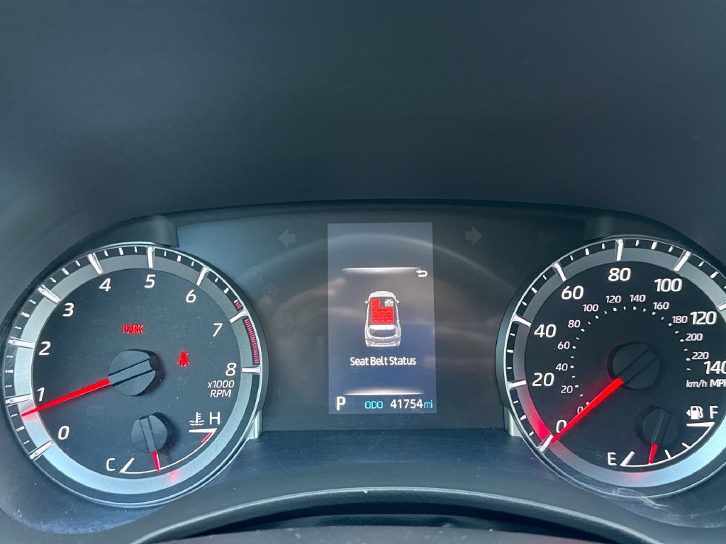 Used 2022 Toyota Highlander LE FWD image 10