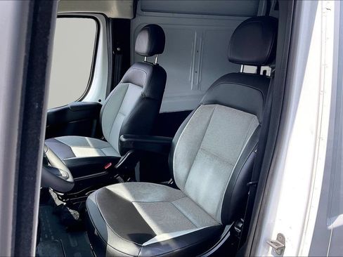Used 2025 RAM ProMaster 2500 w/ Convenience Group FWD image 24