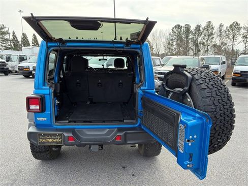 Used 2023 Jeep Wrangler Unlimited Sport image 18