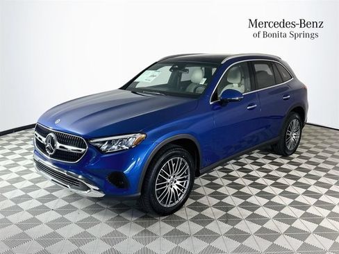 Used 2026 Mercedes-Benz GLC 300 image 3