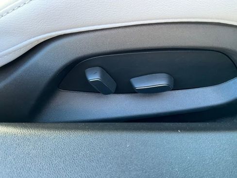 Used 2025 Chevrolet Corvette Stingray image 19