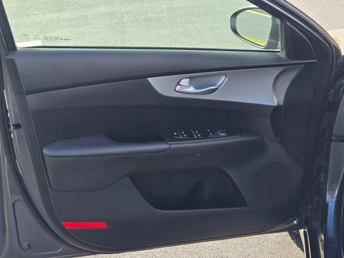 Used 2023 Kia Forte LXS image 17
