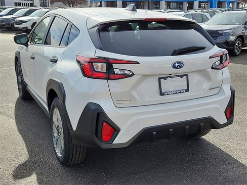 Used 2025 Subaru Crosstrek 2.0i image 3