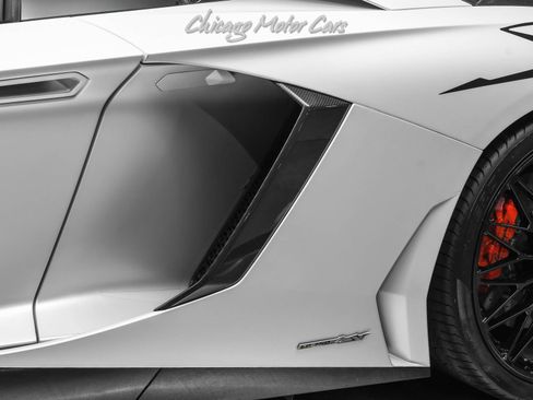 Used 2016 Lamborghini Aventador LP 750-4 Superveloce AWD/4WD image 38